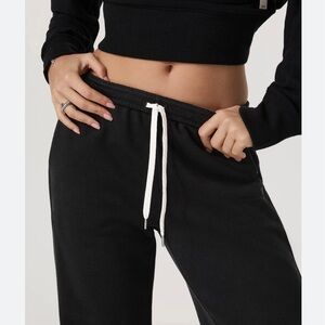 Vuori Black Women's Joggers with White Drawstring Size XS